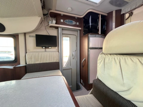 MCLOUIS NEVIS NEVIS 872