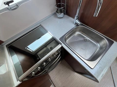 MCLOUIS NEVIS NEVIS 872