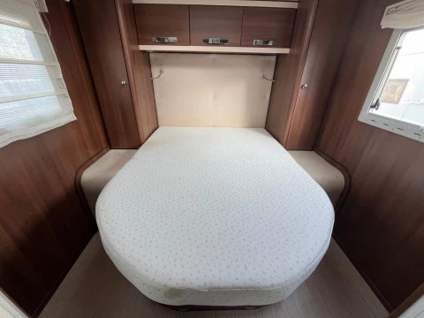 MCLOUIS NEVIS NEVIS 872