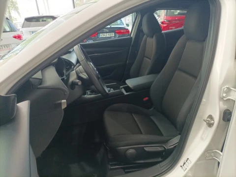 Mazda3 2.5L e-SKYACTIV G MHEV 103kW Prime-line