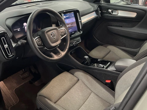 Volvo XC40 XC40 Plus, B3 Mild Hybrid, Gasolina, Dark