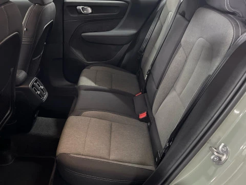 Volvo XC40 XC40 Plus, B3 Mild Hybrid, Gasolina, Dark