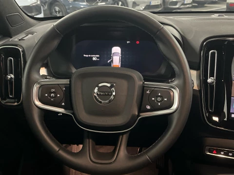 Volvo XC40 XC40 Plus, B3 Mild Hybrid, Gasolina, Dark