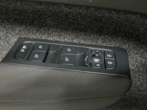 Volvo XC40 XC40 Plus, B3 Mild Hybrid, Gasolina, Dark