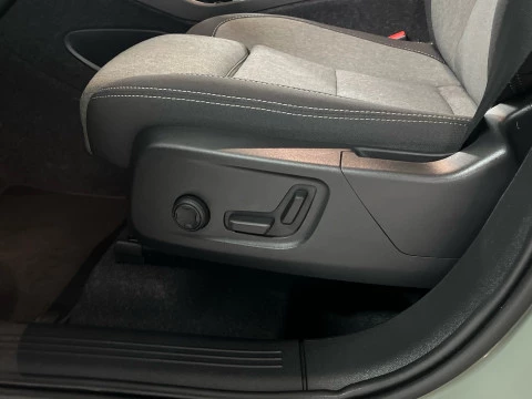 Volvo XC40 XC40 Plus, B3 Mild Hybrid, Gasolina, Dark