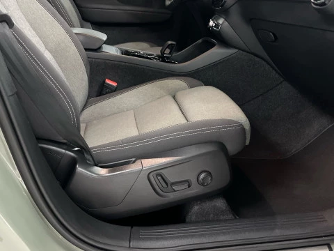 Volvo XC40 XC40 Plus, B3 Mild Hybrid, Gasolina, Dark