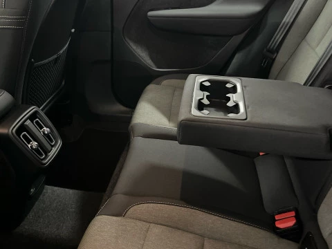 Volvo XC40 XC40 Plus, B3 Mild Hybrid, Gasolina, Dark