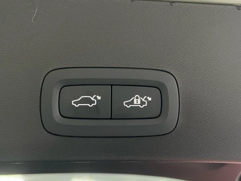 Volvo XC40 XC40 Plus, B3 Mild Hybrid, Gasolina, Dark