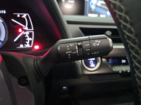 Lexus UX 2.0 250h Premium