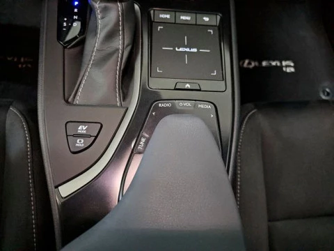 Lexus UX 2.0 250h Premium