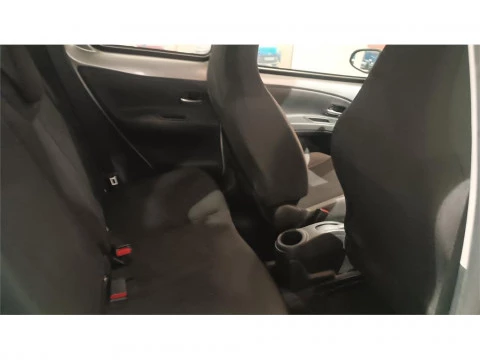 Toyota Aygo X Cross 5 Puertas Play 70 Manual 5v