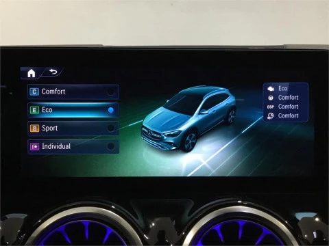 Mercedes-Benz GLA 200 D