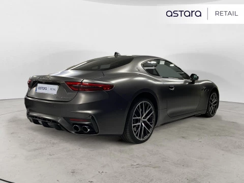 Maserati GranTurismo Trofeo V6 550CV AWD