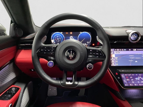 Maserati GranTurismo Trofeo V6 550CV AWD