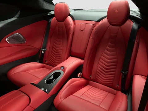 Maserati GranTurismo Trofeo V6 550CV AWD