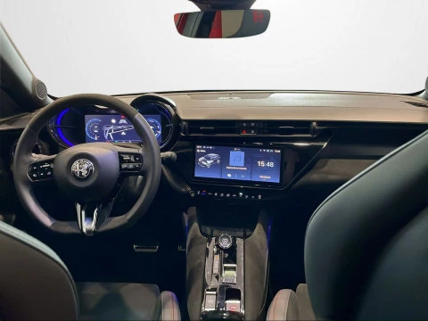 Alfa Romeo Junior Elettrica Speciale 115kW (156CV)