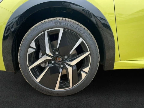 Peugeot 208 GT HYBRID 110 eDCS6