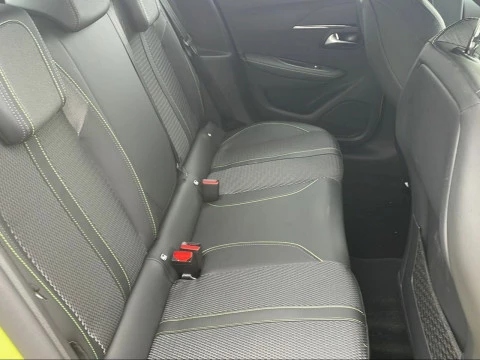 Peugeot 208 GT HYBRID 110 eDCS6