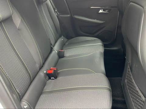 Peugeot 208 GT HYBRID 110 eDCS6