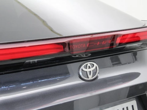 Toyota C-HR CH Toyota C-HR - NG24