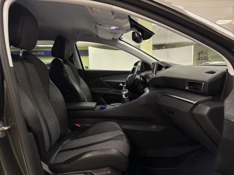 Peugeot 3008 PureTech 130 SANDS Allure 96 kW (130 CV)