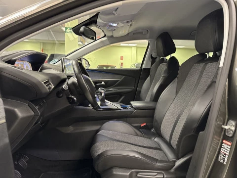 Peugeot 3008 PureTech 130 SANDS Allure 96 kW (130 CV)