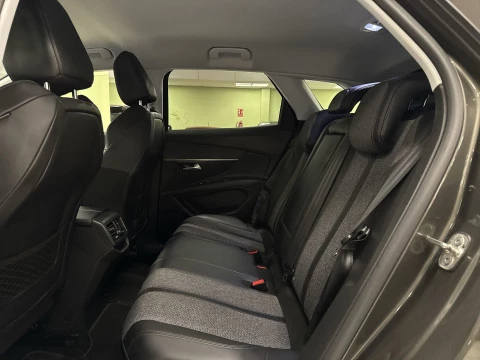 Peugeot 3008 PureTech 130 SANDS Allure 96 kW (130 CV)