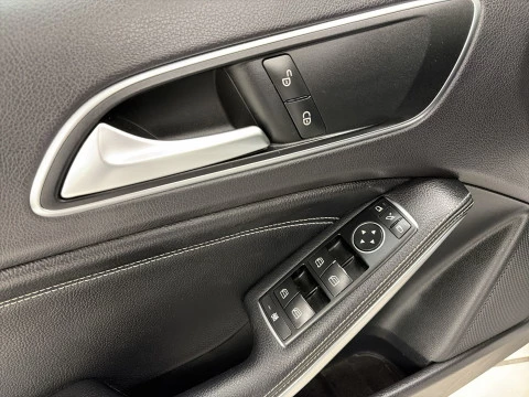 Mercedes-Benz Clase A 180 Urban 90 kW (122 CV)