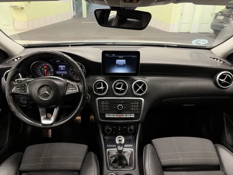 Mercedes-Benz Clase A 180 Urban 90 kW (122 CV)