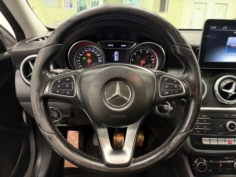 Mercedes-Benz Clase A 180 Urban 90 kW (122 CV)