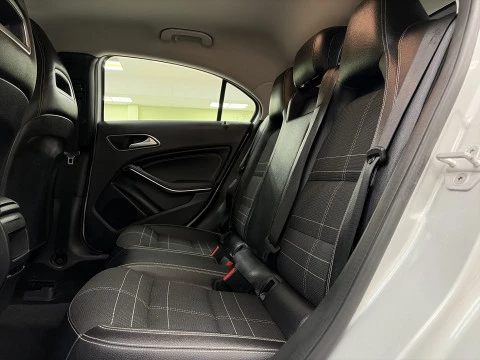 Mercedes-Benz Clase A 180 Urban 90 kW (122 CV)