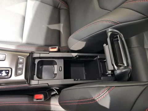 Lexus LBX 1.5 136cv HEV Elegant+ Black