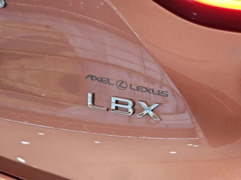 Lexus LBX 1.5 136cv HEV Elegant+ Black