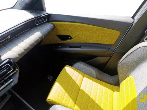 Renault 5 E-Tech ICONIC CINQ 150CV AUTO CONFORT