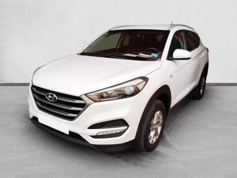 Hyundai Tucson 1.6 GDi BlueDrive Essence 4x2 Hyundai Tucson 1.6 GDi BlueDrive Essence 4x2