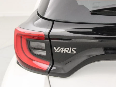Toyota Yaris YA Yaris - MC24
