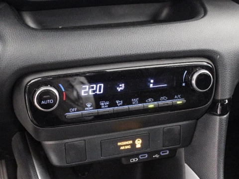Toyota Yaris YA Yaris - MC24