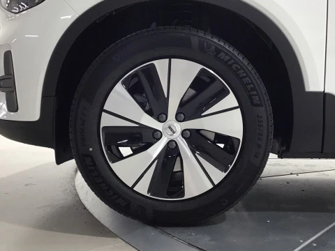 Volvo XC40 XC40 Core, B3 Mild hybrid, Gasolina