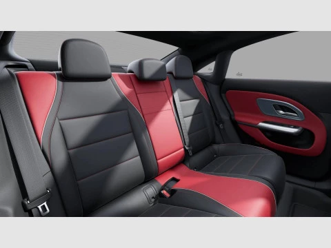 Mercedes-Benz CLA  180 con tecnologia hibrida