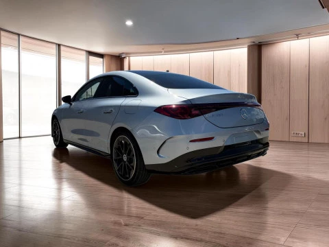 Mercedes-Benz CLA  180 con tecnologia hibrida