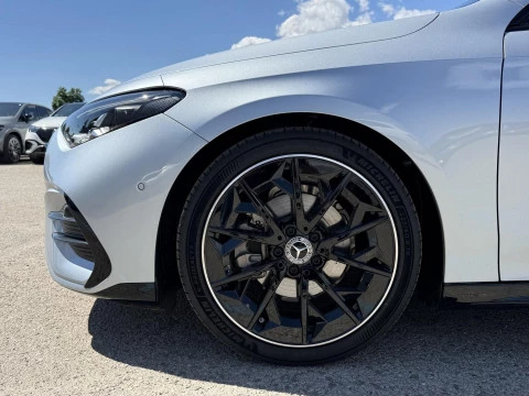 Mercedes-Benz CLA  180 con tecnologia hibrida