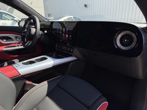 Mercedes-Benz CLA  180 con tecnologia hibrida