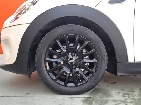 MINI Cooper One 75 kW (102 CV)