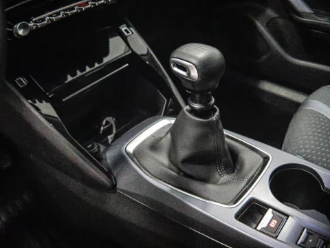 Peugeot 2008 Allure Puretech 130 S&S BVM6