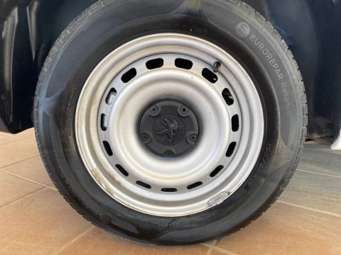 Peugeot Partner Pro Standard 600kg BlueHDi 73kW