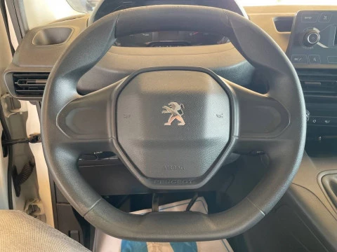 Peugeot Partner Pro Standard 600kg BlueHDi 73kW