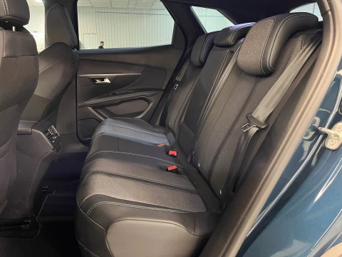 Peugeot 3008 180 e-EAT8 Allure Pack