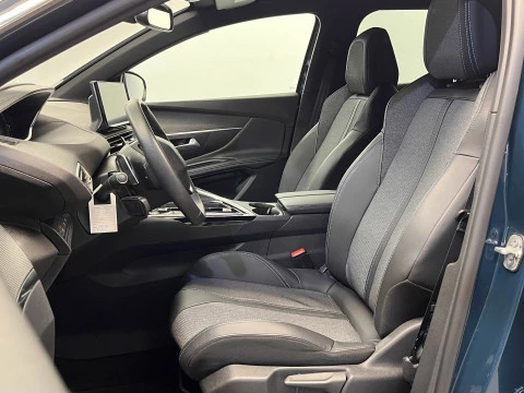 Peugeot 3008 180 e-EAT8 Allure Pack