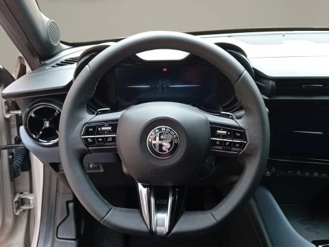 Alfa Romeo Junior Ibrida 100kW (136CV)