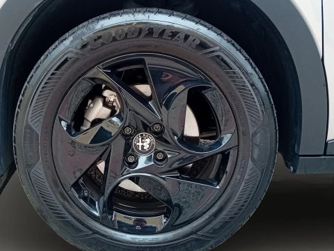 Alfa Romeo Junior Ibrida 100kW (136CV)